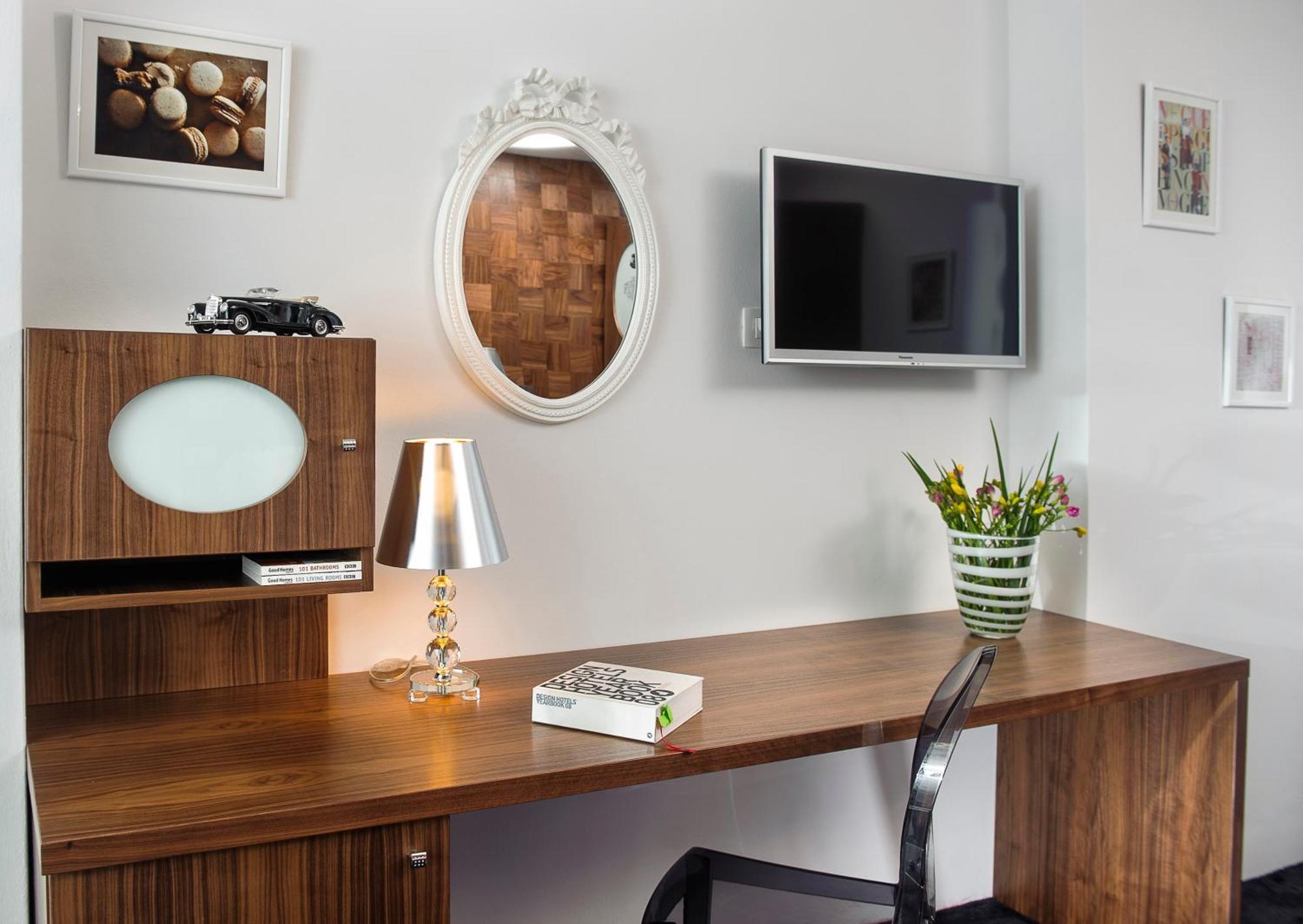 Boban Luxury Couette-café
