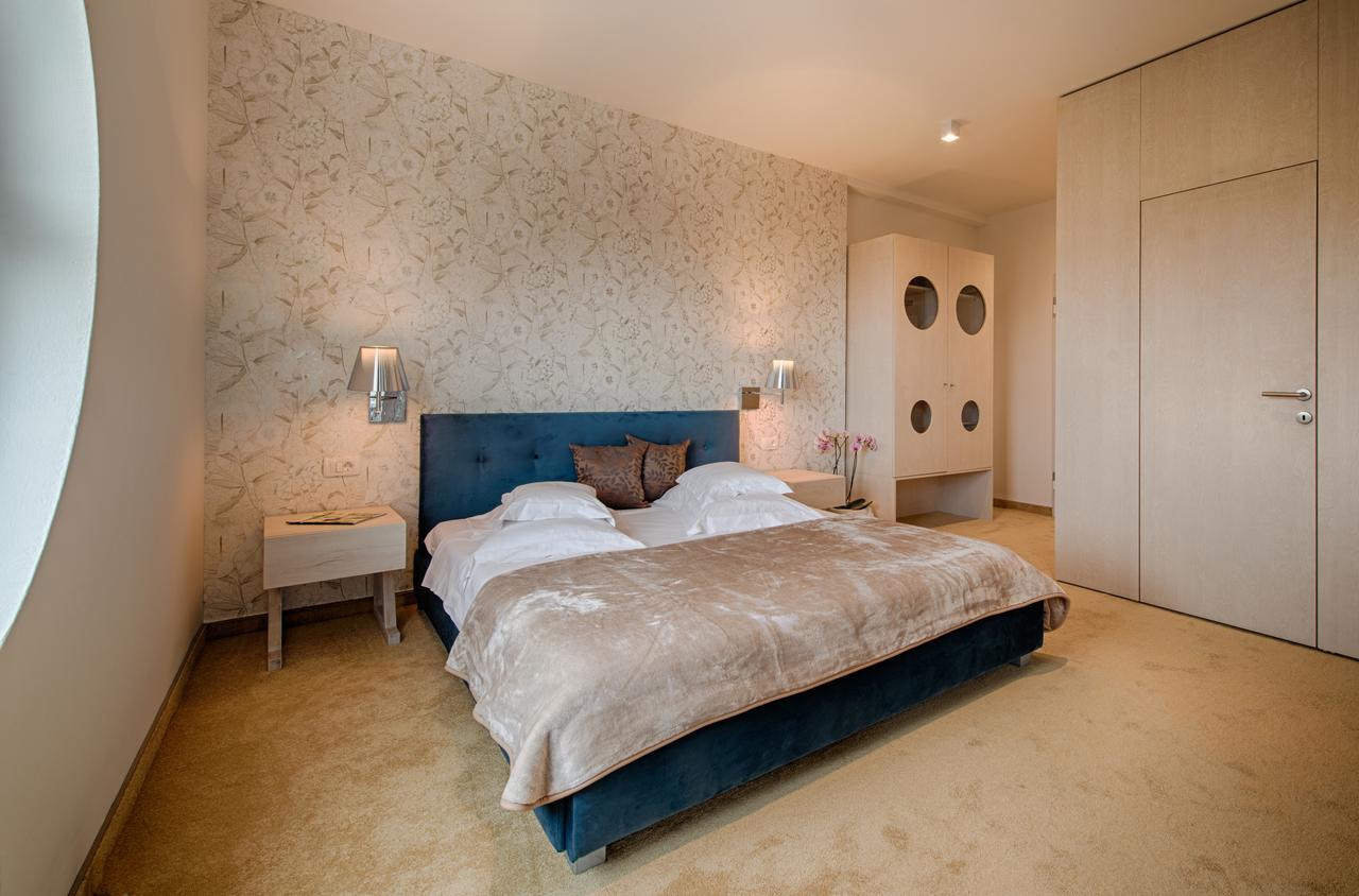 Boban Luxury Couette-café